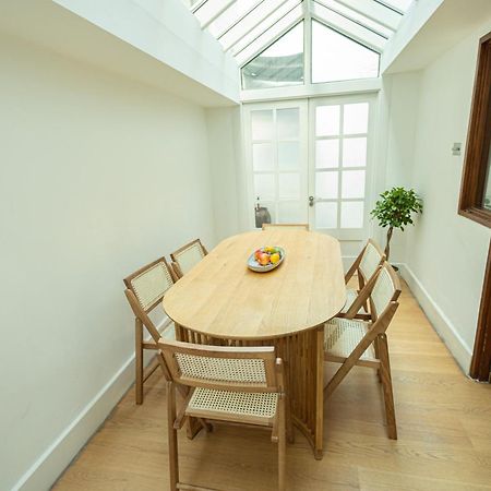 2Bedroom Gem In The Heart Of Kensington London Exterior foto