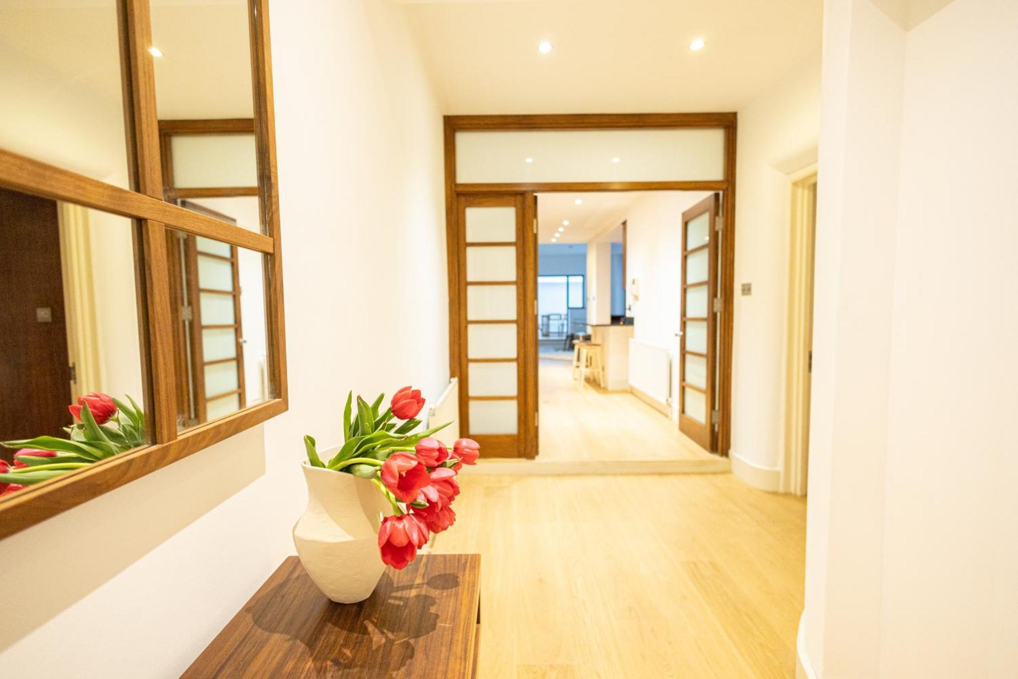 2Bedroom Gem In The Heart Of Kensington London Exterior foto