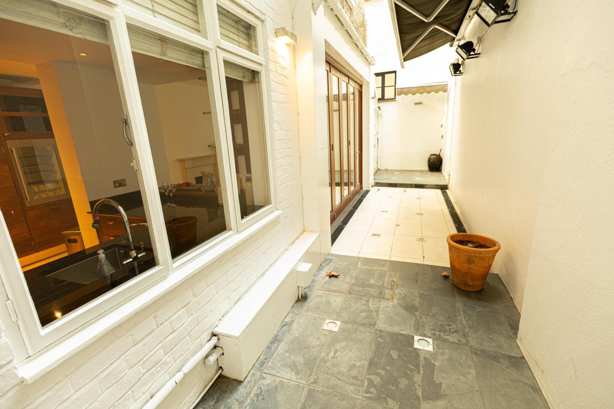 2Bedroom Gem In The Heart Of Kensington London Exterior foto